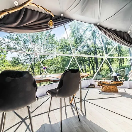 Деревянный коттедж Kozi Dome La Belle Etoile